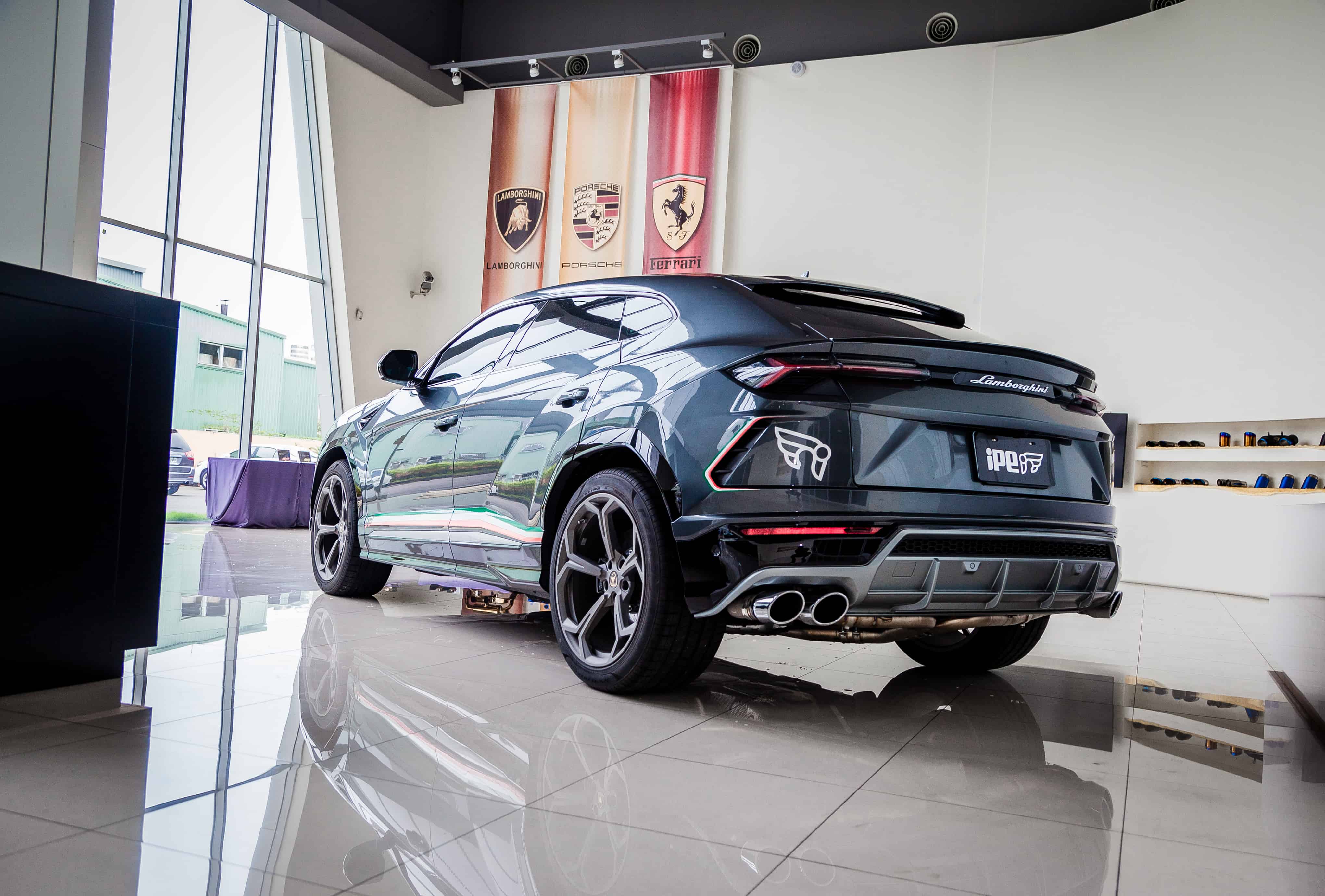 Urus Exhaust System iPE Official